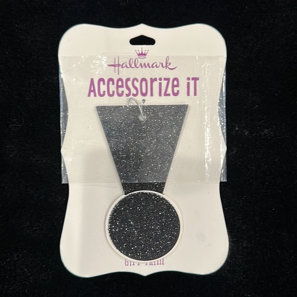 Brand new Hallmark accessories gift trim - Picture 5 of 5